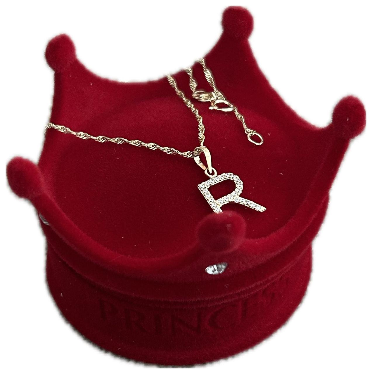 DIJE/PENDIENTE DE LETRA CON ZIRCONIA Y CADENA 10K "R"