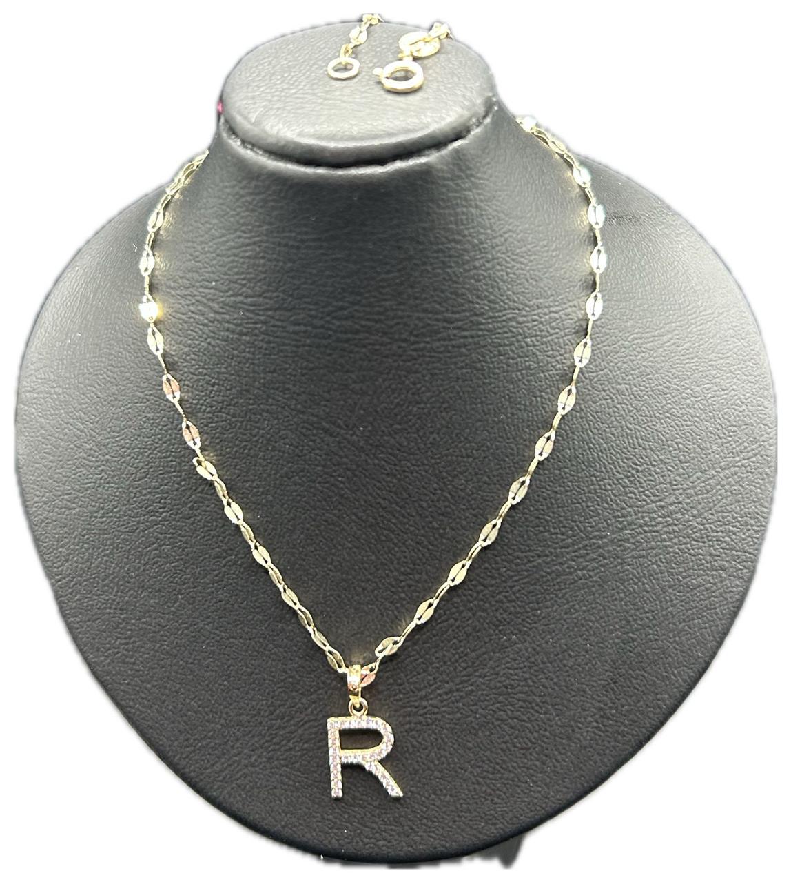 DIJE/PENDIENTE DE LETRA CON ZIRCONIA Y CADENA 10K "R"