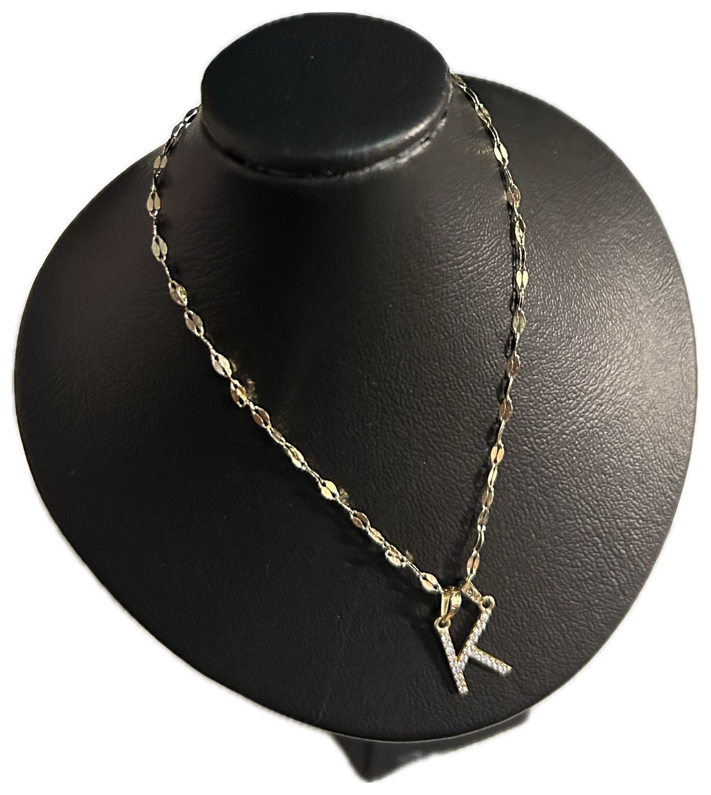 DIJE/PENDIENTE DE LETRA CON ZIRCONIA Y CADENA 10K "K"