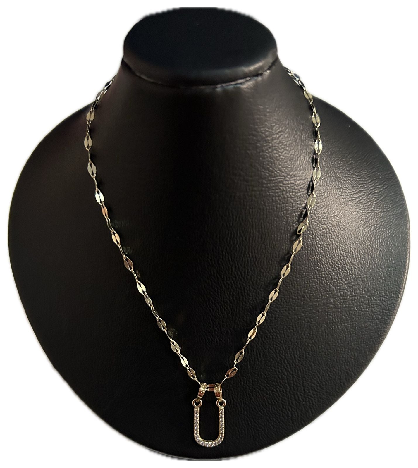 DIJE/PENDIENTE DE LETRA CON ZIRCONIA Y CADENA 10K "U"