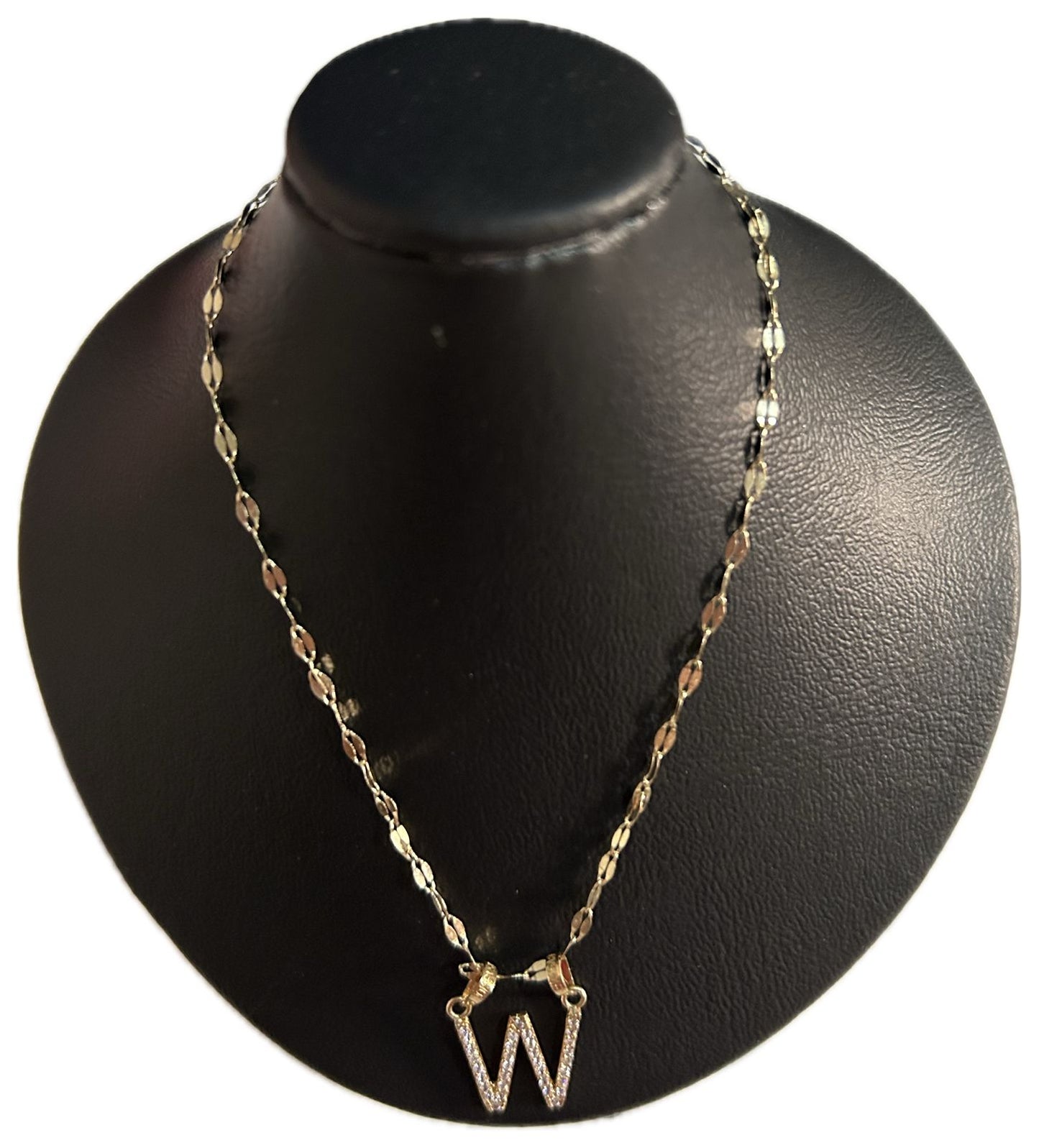 DIJE/PENDIENTE DE LETRA CON ZIRCONIA Y CADENA 10K "W"