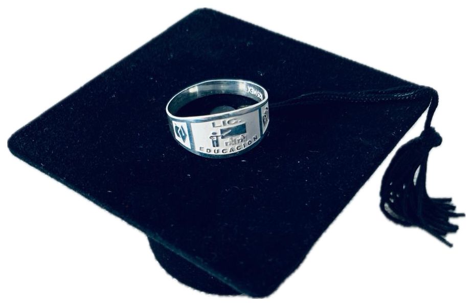 ANILLO DE GRADUACION DE PLATA "Educación"