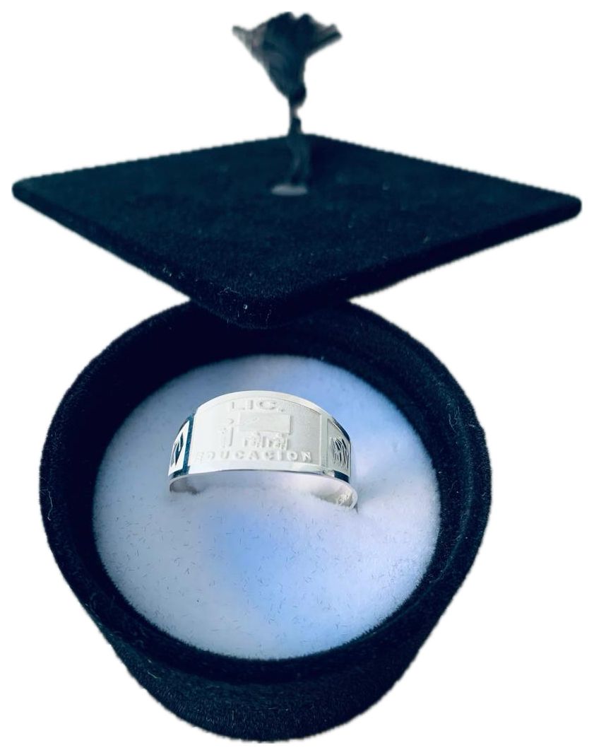 ANILLO DE GRADUACION DE PLATA "Educación"