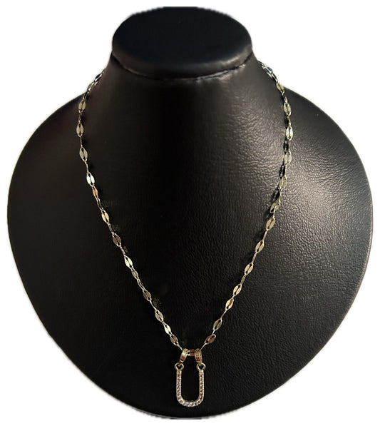 DIJE/PENDIENTE DE LETRA CON ZIRCONIA Y CADENA 10K "U"