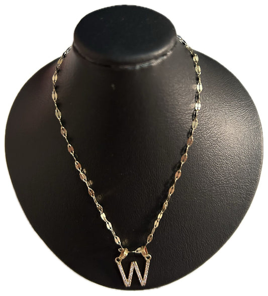 DIJE/PENDIENTE DE LETRA CON ZIRCONIA Y CADENA 10K "W"
